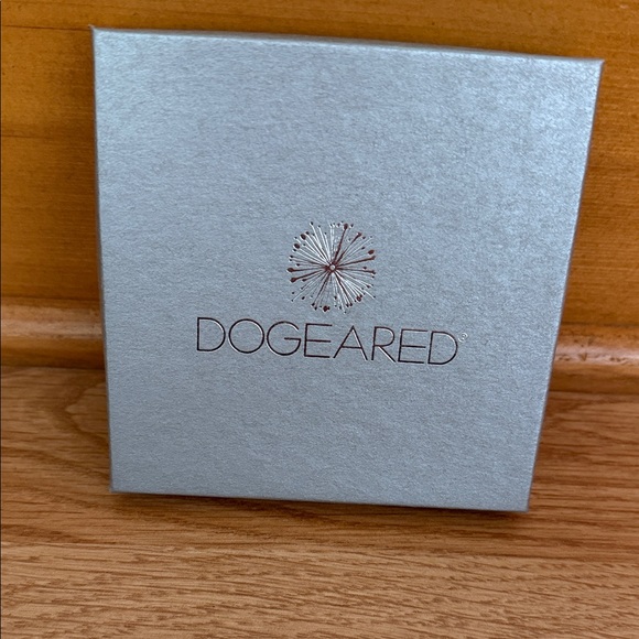 Dogeared Labradorite necklace and gift box - Picture 2 of 2